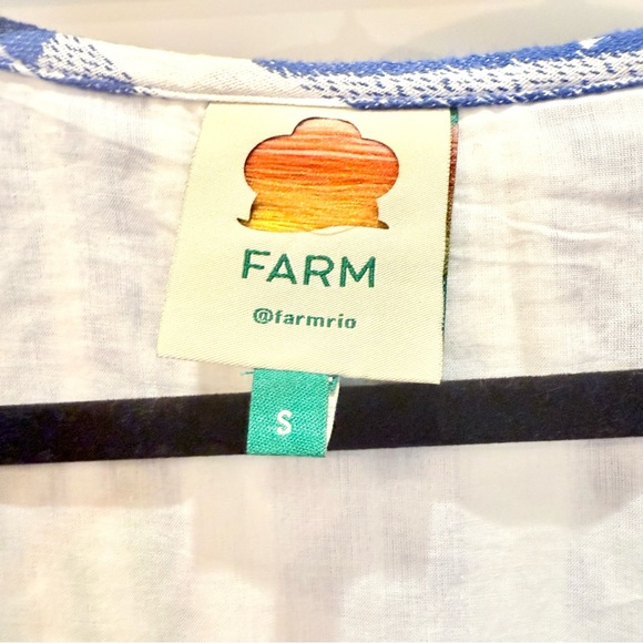 FARM Rio Blue and White Geometric Coverup - Picture 6 of 10